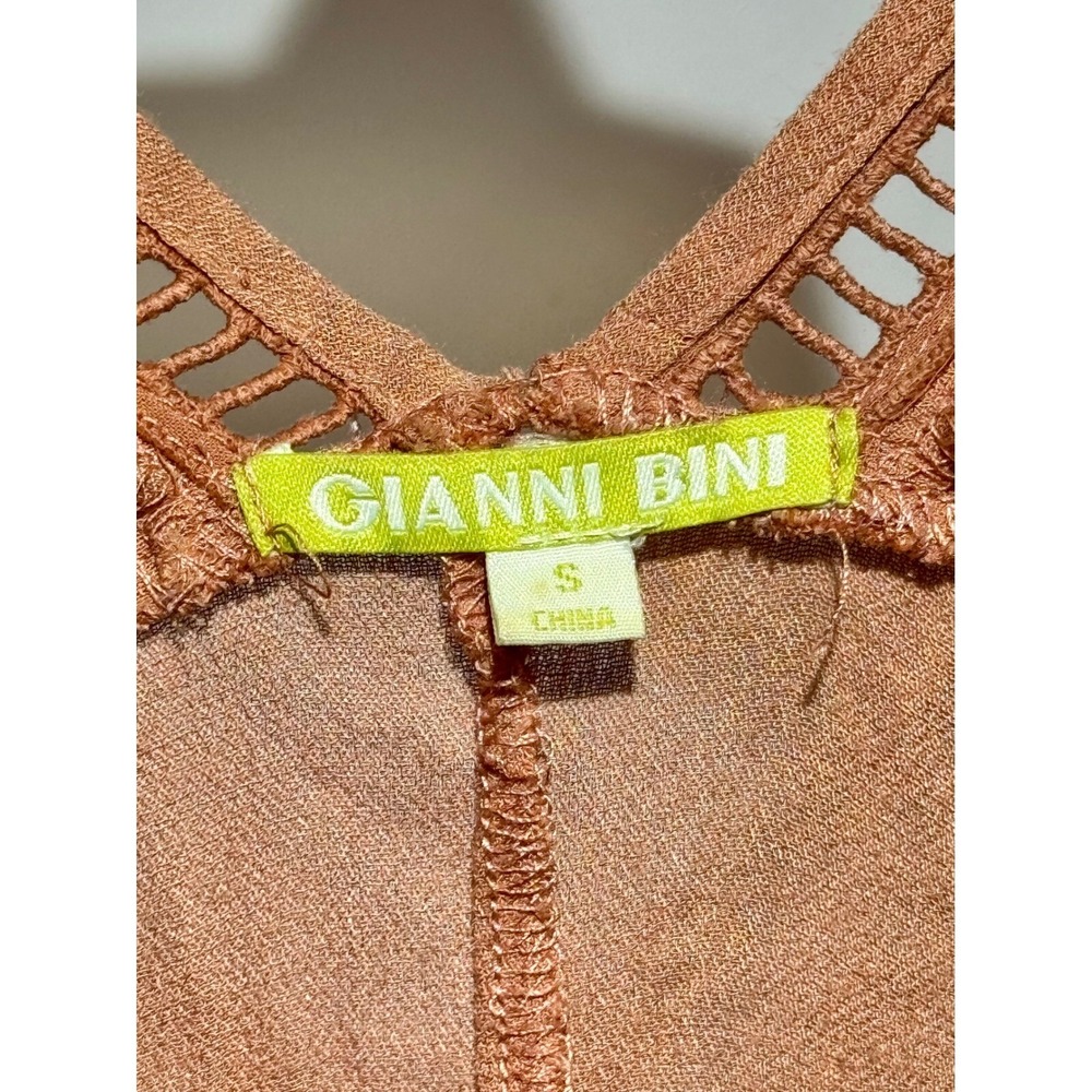 Gianni Bini Top Cutout Neckline Sleeveless‎ Blouse Casual S